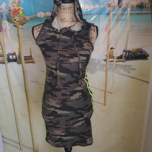 Camo Short Sleeve Hooded Casual Dress - Picture 7 of 8